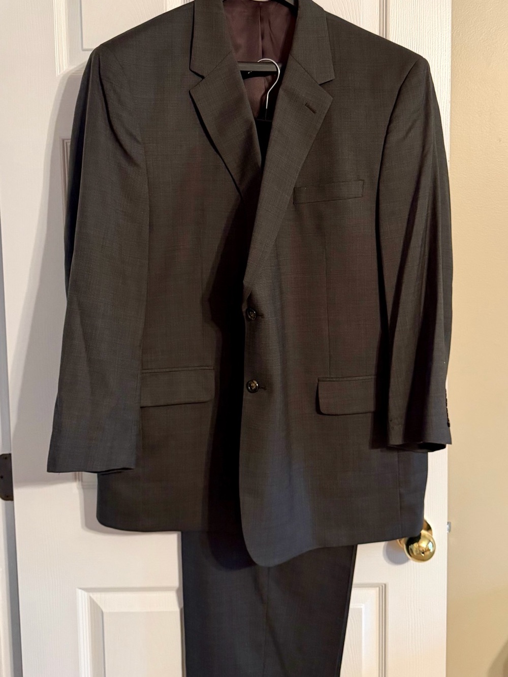 Jos A Bank Men’s 100% Wool 2 Piece Suit Gray 52R Jacket 48R Pants